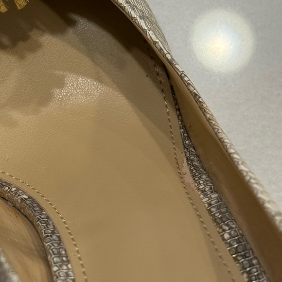 Michael Kors Lolita Heels Size 9.5 Metallic Gold Pom NWOB - Picture 6 of 13